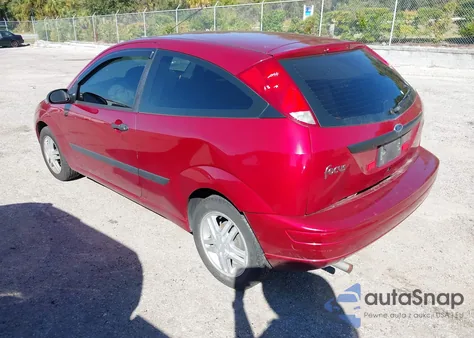 2003 Ford Focus Zx3 z USA, uszkodzony, nr VIN 3FAFP31393R132894